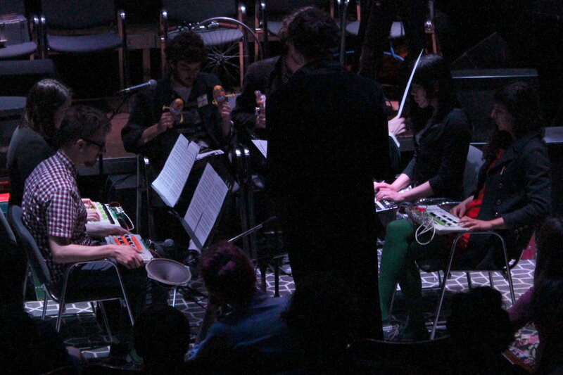 Das Tip Top Orchestra spielt mit Klangboards "Four Organs" von Steve Reich. Worm Rotterdam 2013